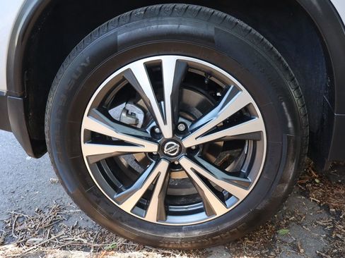 Used 2020 Nissan Rogue SV w/ Premium Package AWD/4WD image 43
