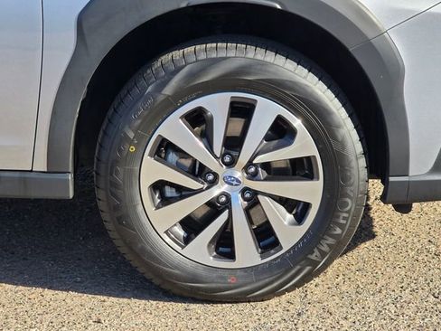 Certified 2025 Subaru Outback Premium AWD/4WD image 8