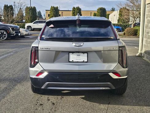 New 2026 Cadillac Optiq Luxury 2 image 5