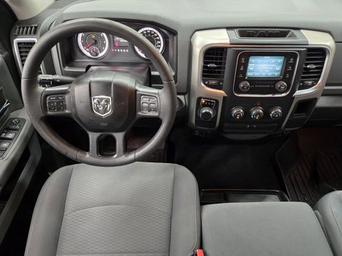 Used 2019 RAM 1500 Classic SLT RWD image 9
