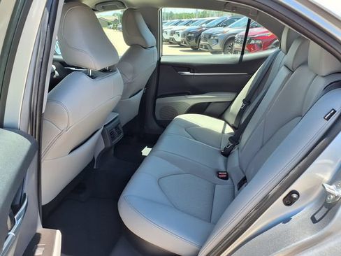 Used 2023 Toyota Camry XLE w/ Cold Weather Package FWD image 11
