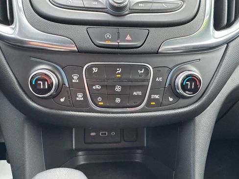 Used 2022 Chevrolet Equinox LT AWD/4WD image 30