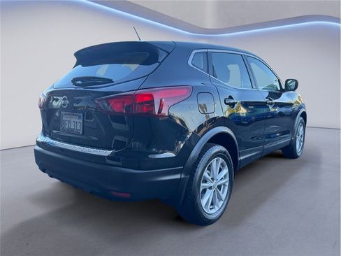 Used 2018 Nissan Rogue Sport S w/ S Appearance Package image 6