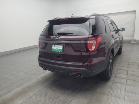 Used 2018 Ford Explorer XLT w/ Equipment Group 202A AWD/4WD image 9