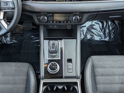 Used 2023 Mitsubishi Outlander SE image 21