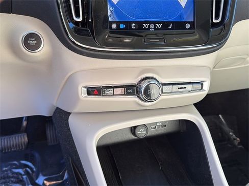 Used 2023 Volvo XC40 B5 Ultimate w/ Protection Package Premier image 19
