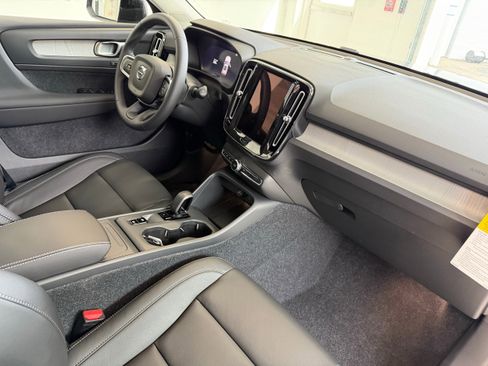 New 2026 Volvo XC40 B5 Core w/ Protection Package Premier AWD/4WD image 20
