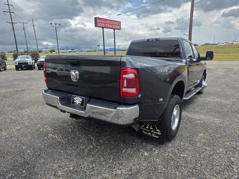Used 2024 RAM 3500 Big Horn w/ Heated Seats & Wheel Group AWD/4WD image 7