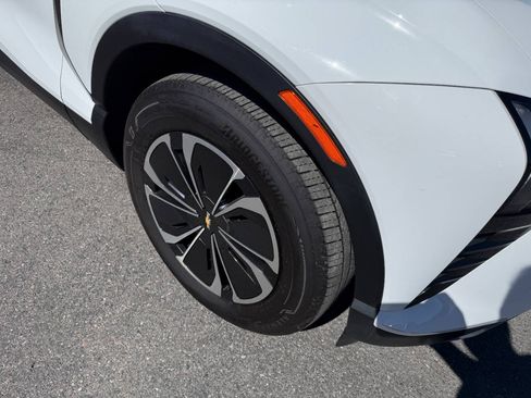Used 2024 Chevrolet Blazer EV LT AWD/4WD image 15