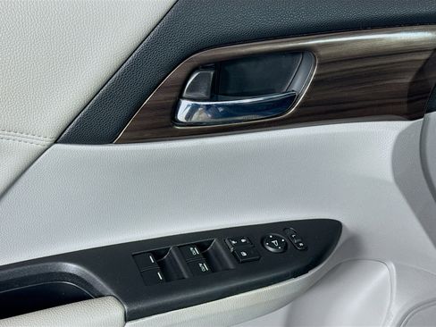 Used 2016 Honda Accord EX image 22