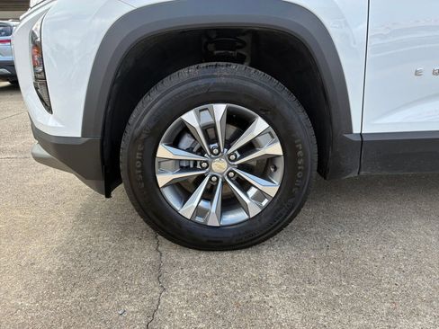 Used 2025 Chevrolet Equinox LT image 25