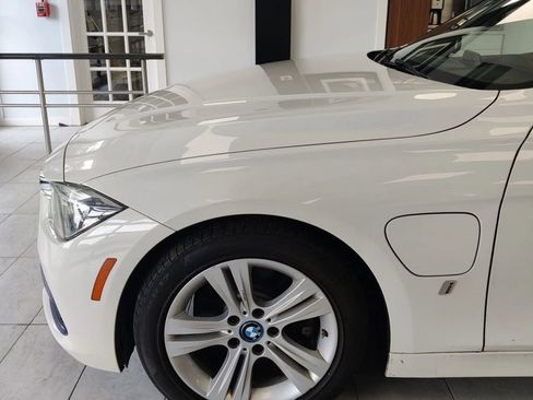 Used 2018 BMW 330e image 9