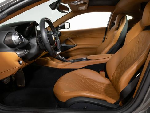 Used 2019 Ferrari 812 Superfast RWD image 37