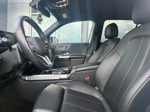 Used 2021 Mercedes-Benz GLB 250 image 11