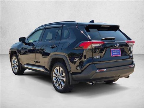 Used 2020 Toyota RAV4 XLE Premium AWD/4WD image 8