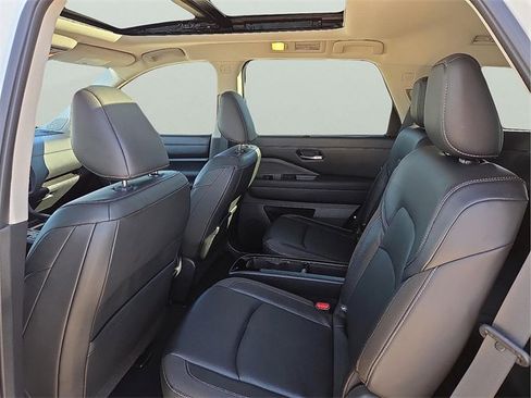Used 2022 Nissan Pathfinder SL w/ SL Premium Package image 12