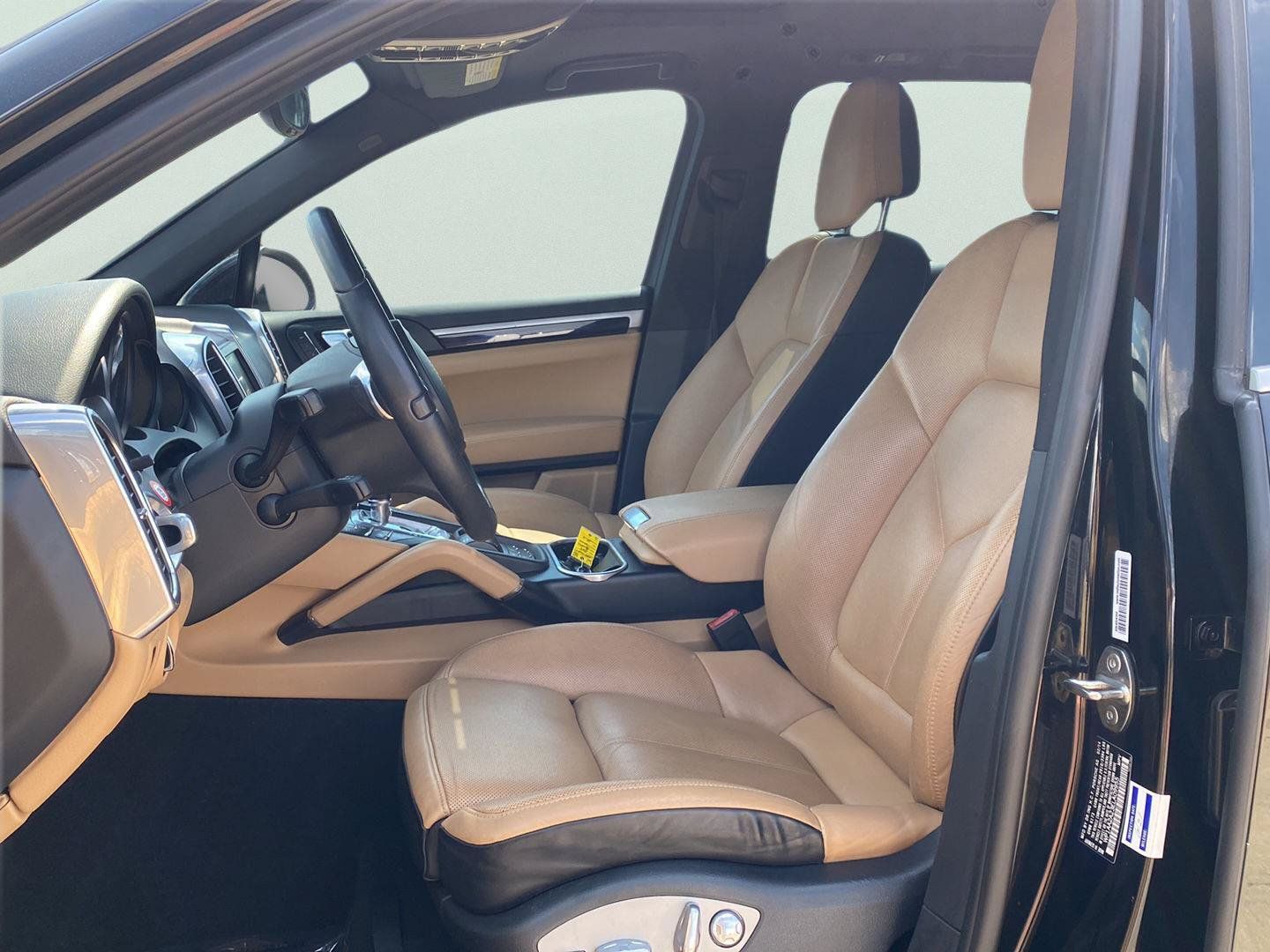 Used 2014 Porsche Cayenne Platinum Edition AWD/4WD image 13