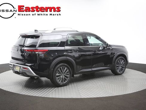 Used 2025 Nissan Pathfinder SL w/ SL Premium Package AWD/4WD image 44