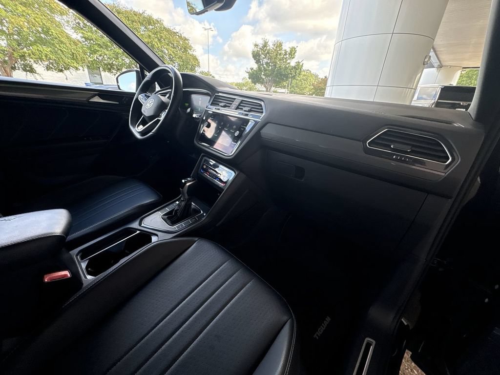 Used 2022 Volkswagen Tiguan SE R-Line FWD image 29