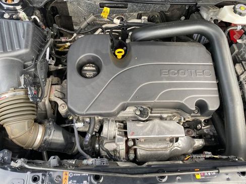 Certified 2024 Chevrolet Equinox LT w/ LPO, Floor Liner Package FWD image 21