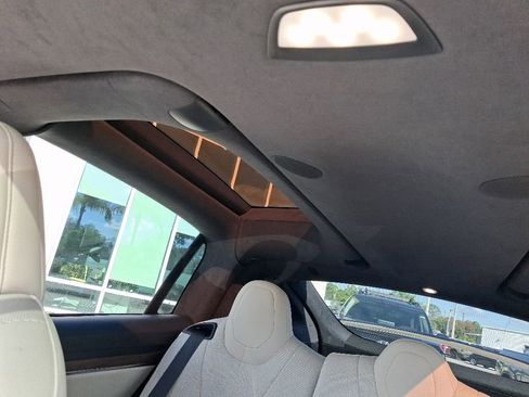 Used 2022 Tesla Model X AWD/4WD image 25