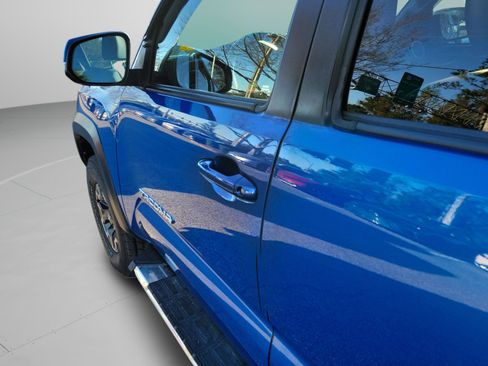 Used 2017 Toyota Tacoma TRD Off-Road w/ Premium & Technology Package image 25