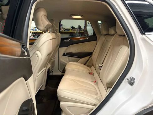 Used 2017 Lincoln MKC Select w/ Select Plus Package AWD/4WD image 22