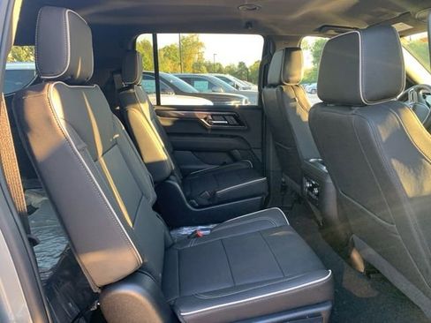 New 2026 GMC Yukon XL Elevation image 28