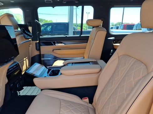 New 2026 Jeep Grand Wagoneer Summit AWD/4WD image 7