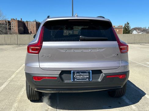 New 2026 Volvo XC40 B5 Core w/ Climate Package image 3