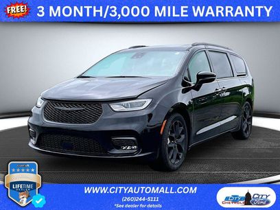 Used 2025 Chrysler Pacifica Limited