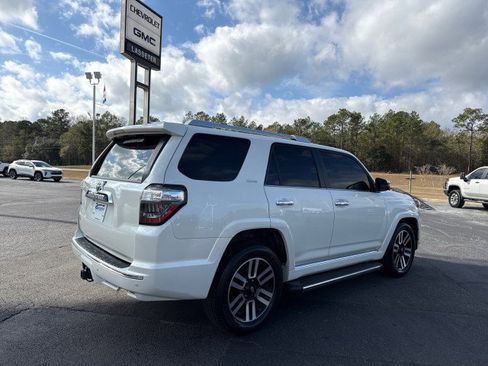Used 2016 Toyota 4Runner SR5 image 3