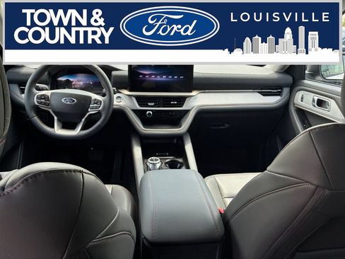 Used 2025 Ford Explorer Active w/ Active Comfort Package AWD/4WD image 23