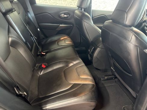 Used 2021 Jeep Cherokee Limited AWD/4WD image 11