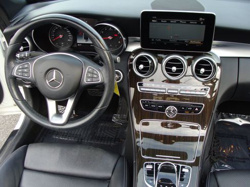 Used 2018 Mercedes-Benz C 300 4MATIC Cabriolet image 15