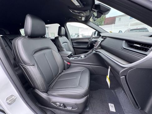 New 2026 Jeep Grand Cherokee L Limited AWD/4WD image 18