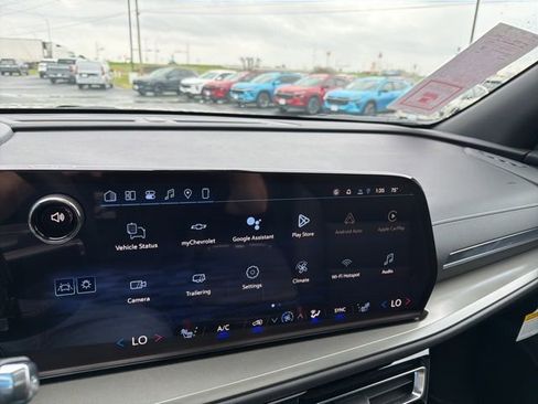 New 2026 Chevrolet Traverse LT w/ Sun and Wheel Package FWD image 15
