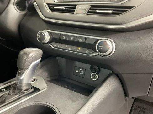 Used 2021 Nissan Altima 2.5 SR FWD image 18