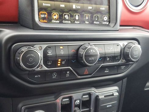 Used 2021 Jeep Wrangler Unlimited Rubicon w/ Xtreme Recon 35" Tire Package image 24