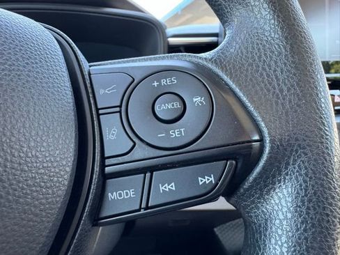 Used 2022 Toyota Corolla LE image 15