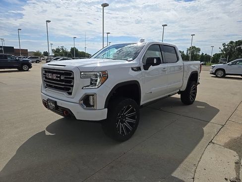 Used 2021 GMC Sierra 1500 AT4 w/ AT4 Premium Package AWD/4WD image 4
