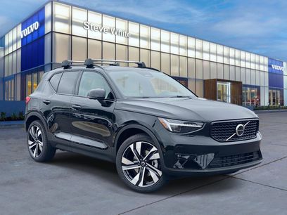 New 2025 Volvo XC40 B5 Ultra w/ Protection Package Premier