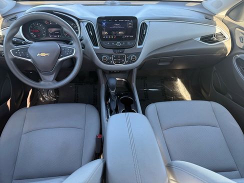Used 2025 Chevrolet Malibu LT image 29