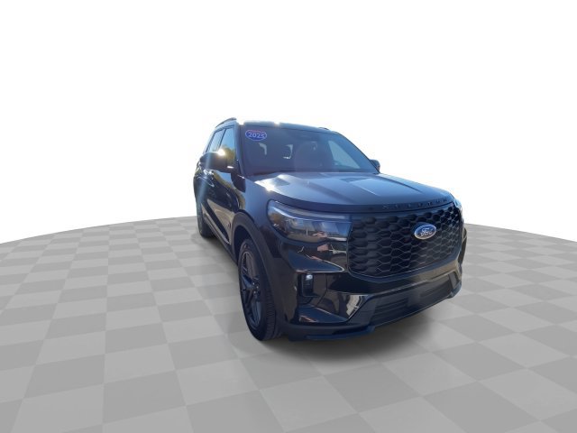 Used 2025 Ford Explorer ST-Line w/ ST-Line Street Pack AWD/4WD image 4