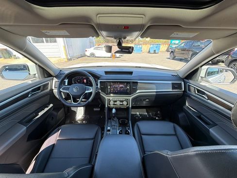 Used 2023 Volkswagen Atlas SE w/ Panoramic Sunroof Package FWD image 22