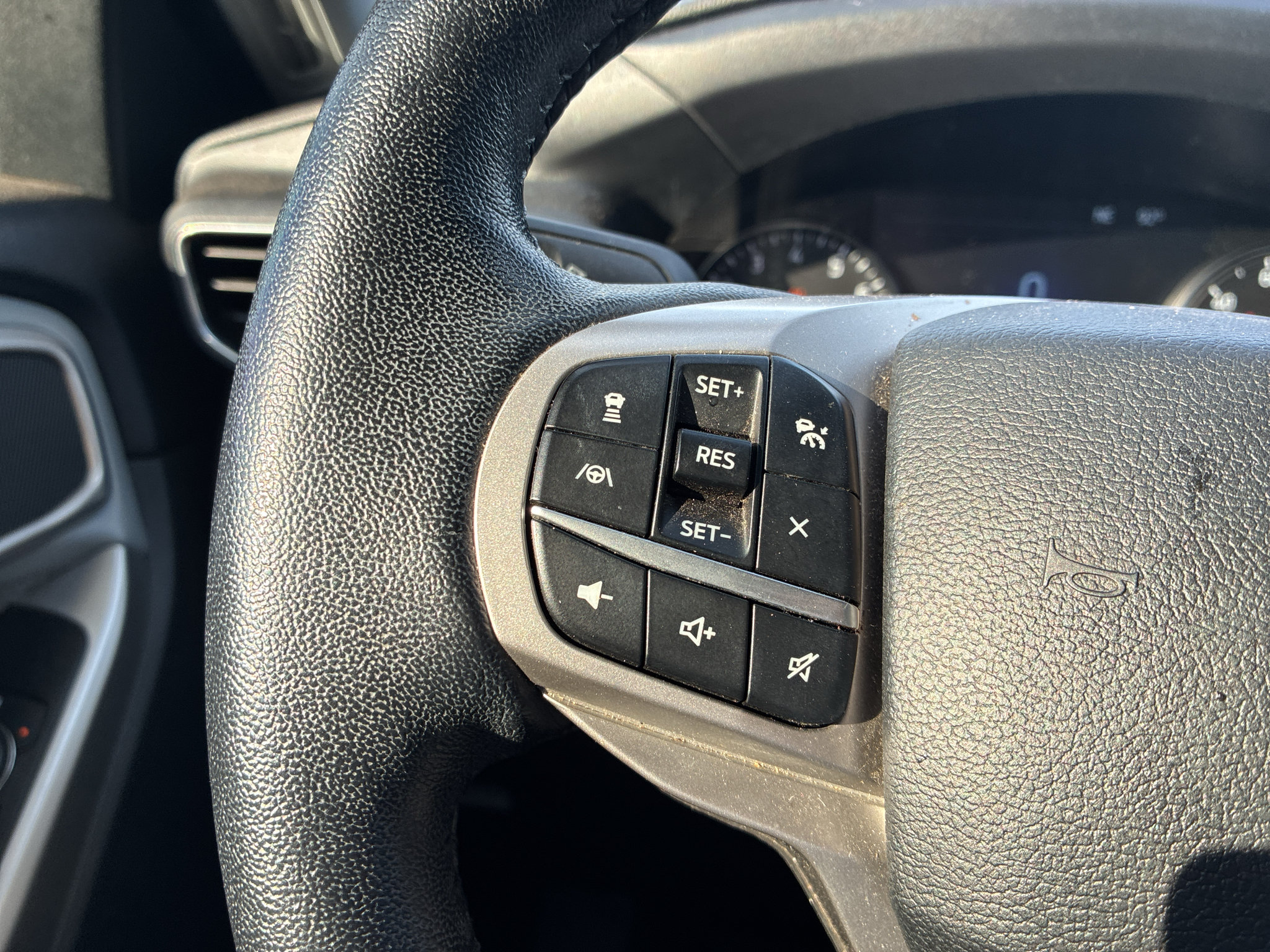 Used 2021 Ford Explorer XLT w/ Equipment Group 202A RWD image 25