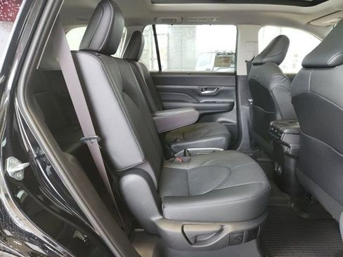 New 2026 Toyota Grand Highlander AWD image 25