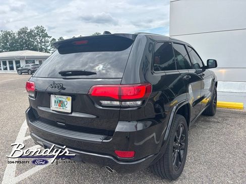 Used 2019 Jeep Grand Cherokee Altitude RWD image 3