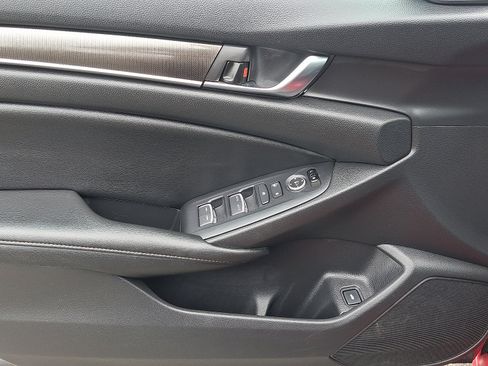 Used 2019 Honda Accord Sport image 13