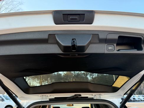 Used 2023 GMC Acadia SLT image 30